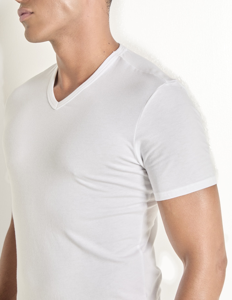 Set camiseta Calvin Klein cuello V para hombre 4
